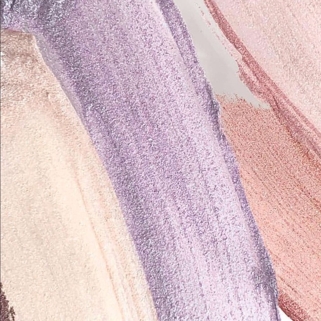 Poshmark banner for @traipsing